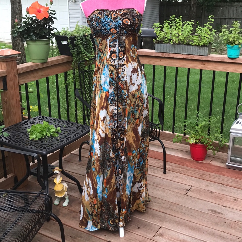 DOLCE JOVANI 100% SILK HAND BEADED GOWN SIZE 8